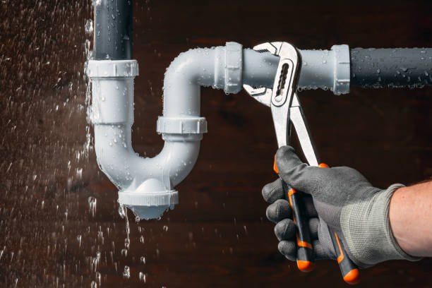 Professional Leak Detection technician working in Falls City, NE